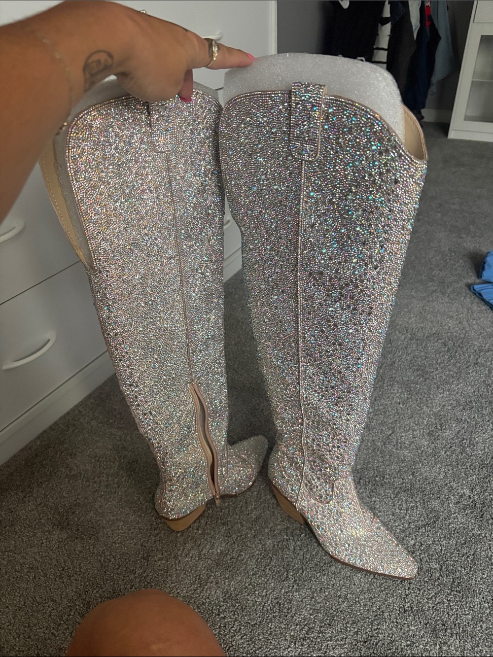 250$ size 7
